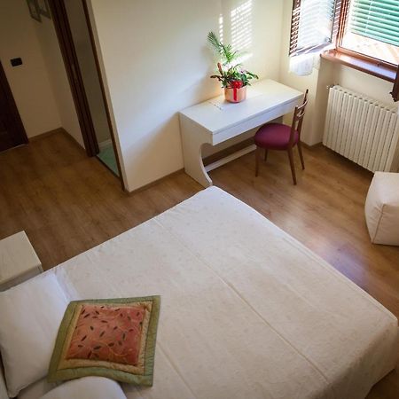 Bed and Breakfast Il Grifo Ленно Екстер'єр фото