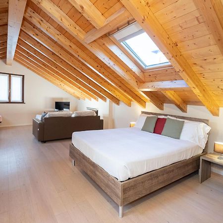Bed and Breakfast Il Grifo Ленно Екстер'єр фото