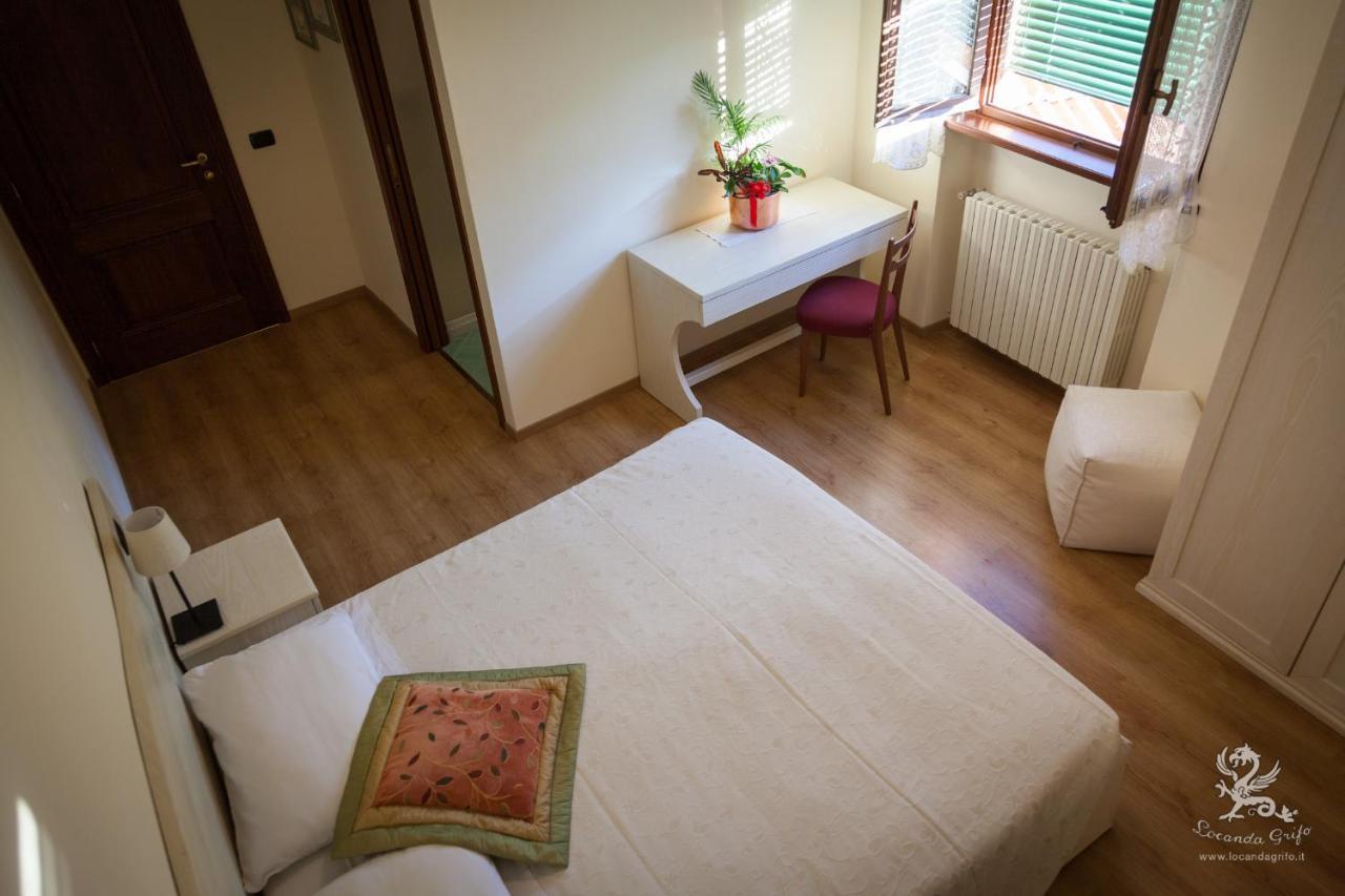 Bed and Breakfast Il Grifo Ленно Екстер'єр фото