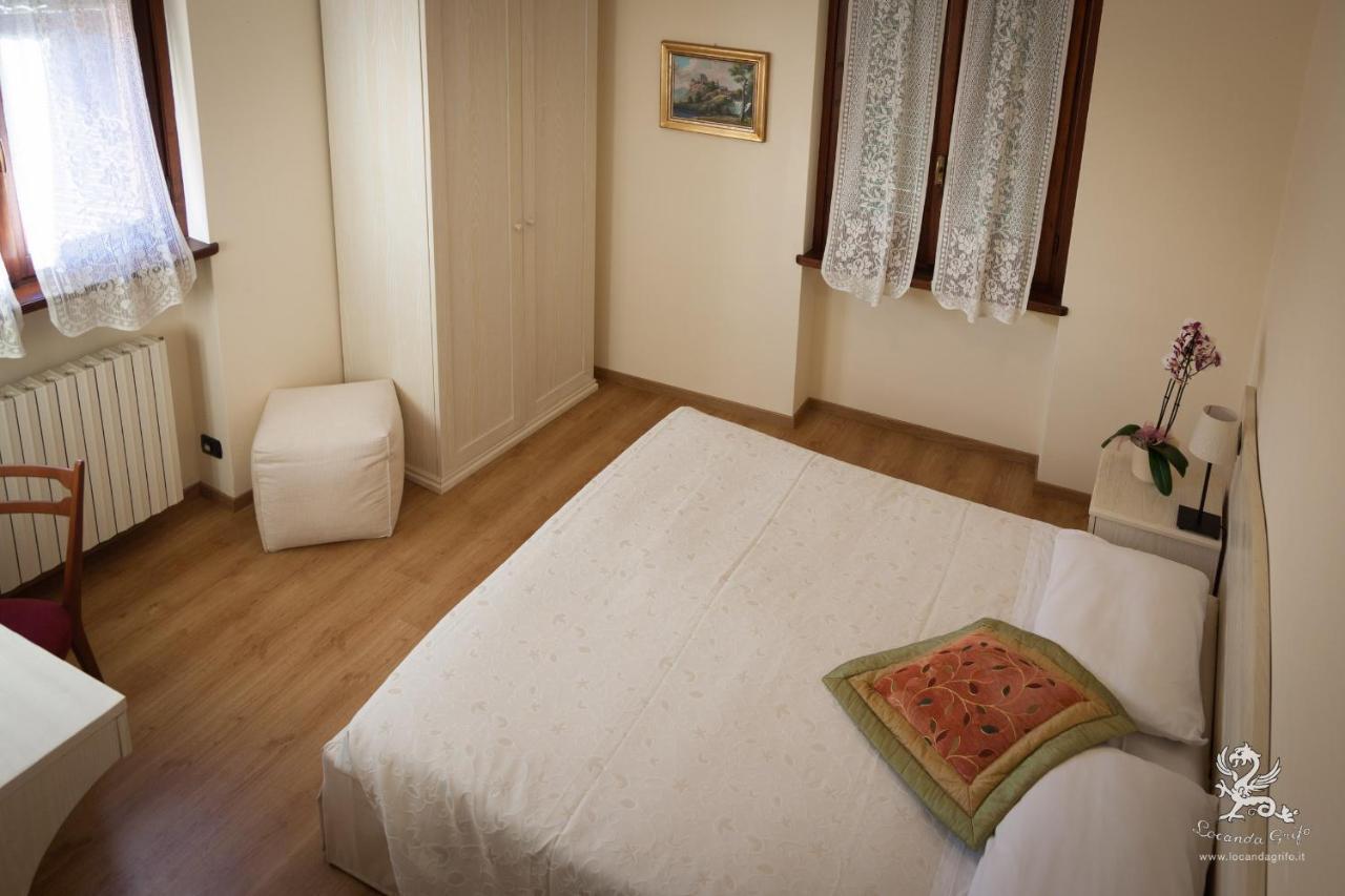 Bed and Breakfast Il Grifo Ленно Екстер'єр фото