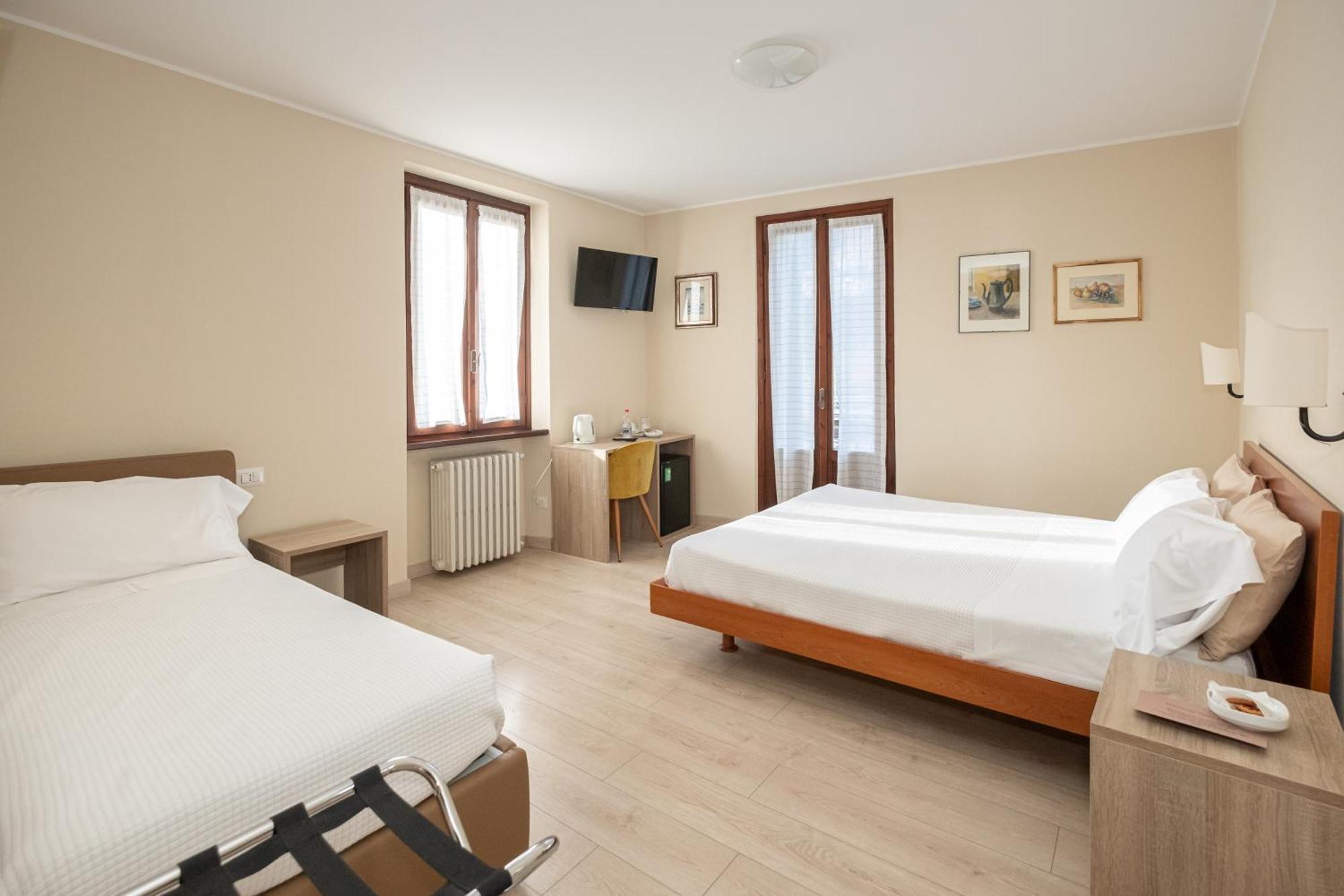 Bed and Breakfast Il Grifo Ленно Екстер'єр фото