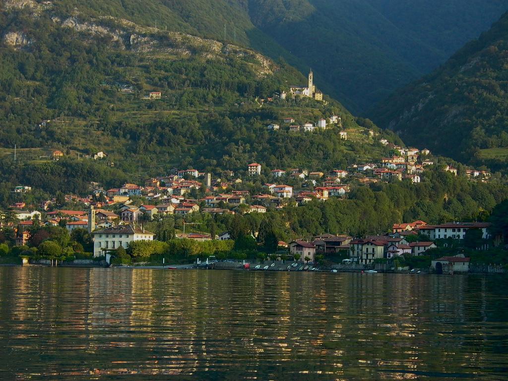 Bed and Breakfast Il Grifo Ленно Екстер'єр фото